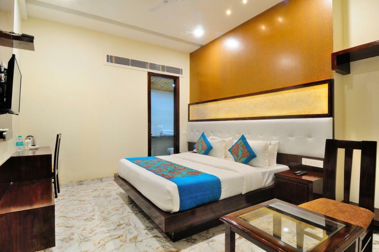 Hotel The Grand Uddhav à New Delhi Extérieur photo