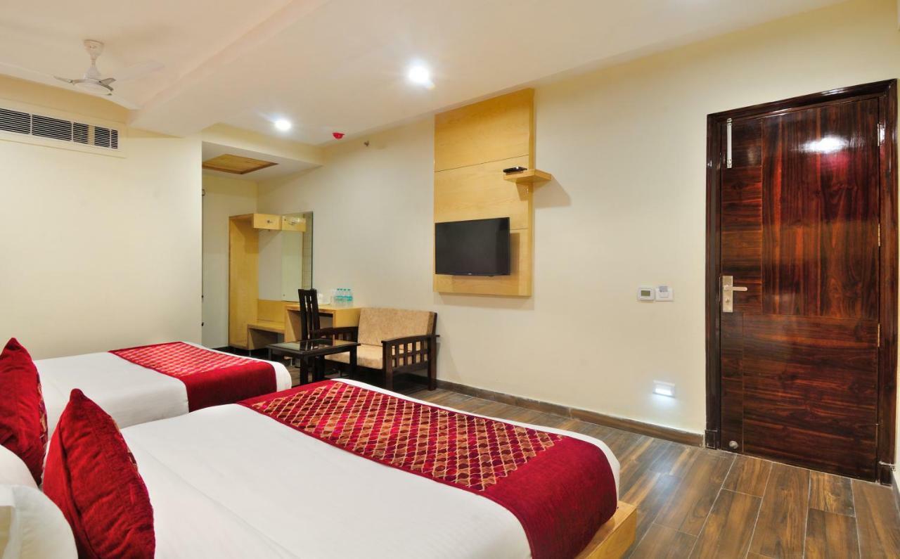 Hotel The Grand Uddhav à New Delhi Extérieur photo