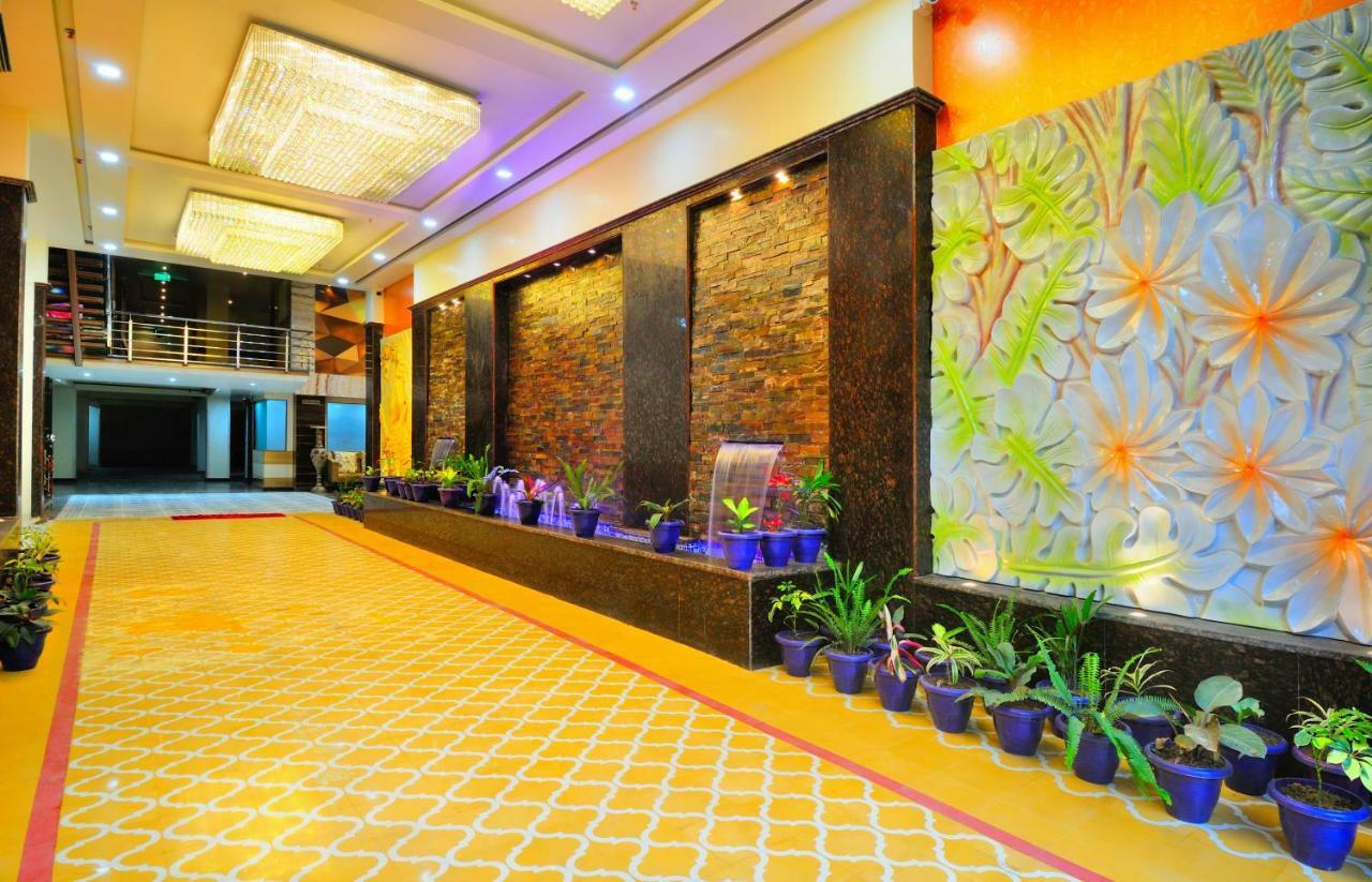 Hotel The Grand Uddhav à New Delhi Extérieur photo