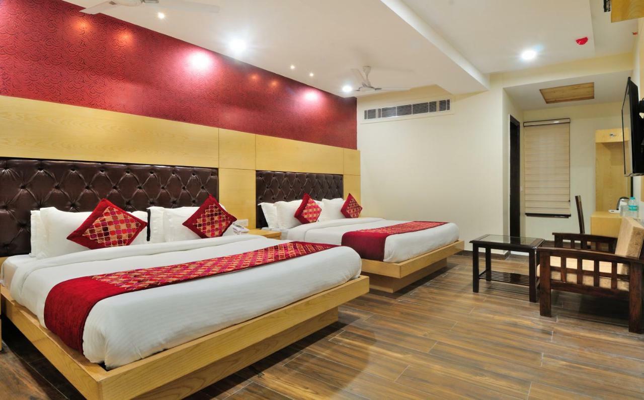 Hotel The Grand Uddhav à New Delhi Extérieur photo