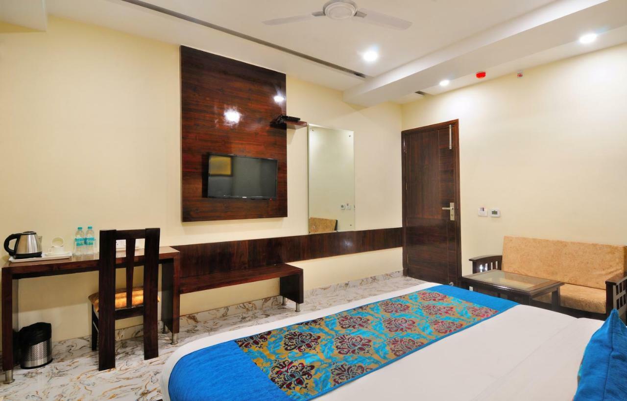 Hotel The Grand Uddhav à New Delhi Extérieur photo