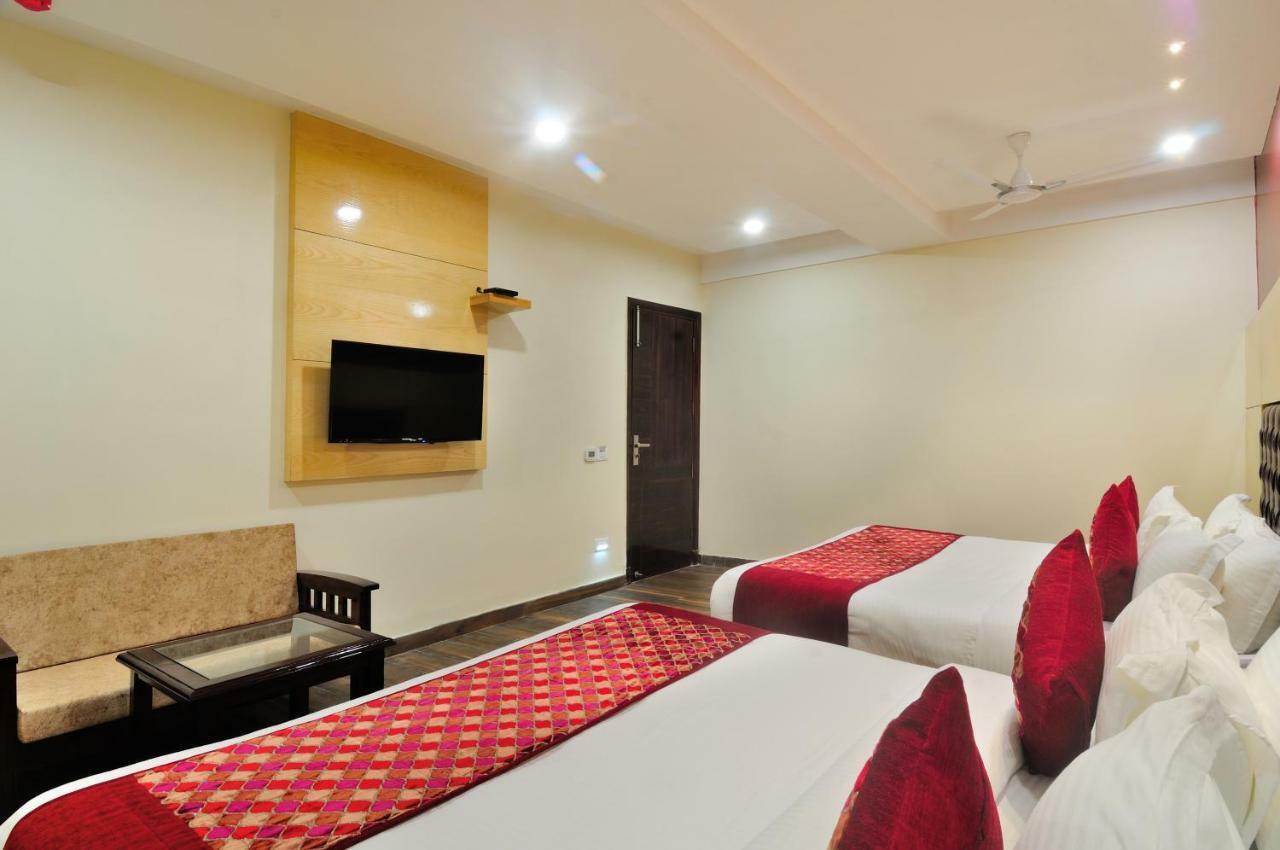 Hotel The Grand Uddhav à New Delhi Extérieur photo