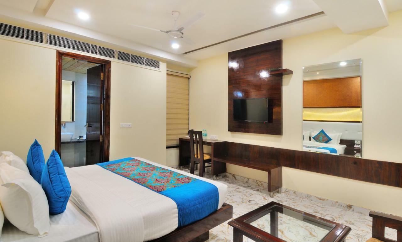 Hotel The Grand Uddhav à New Delhi Extérieur photo