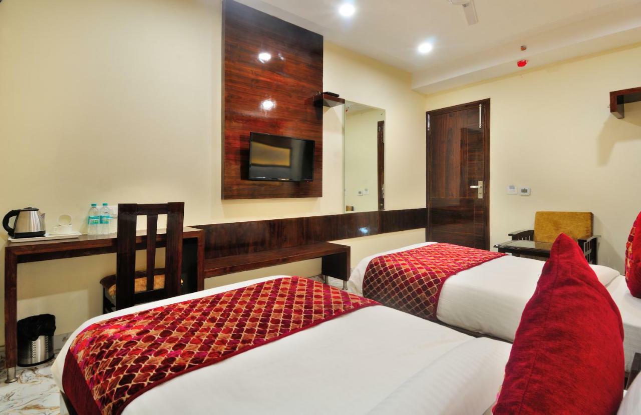 Hotel The Grand Uddhav à New Delhi Extérieur photo