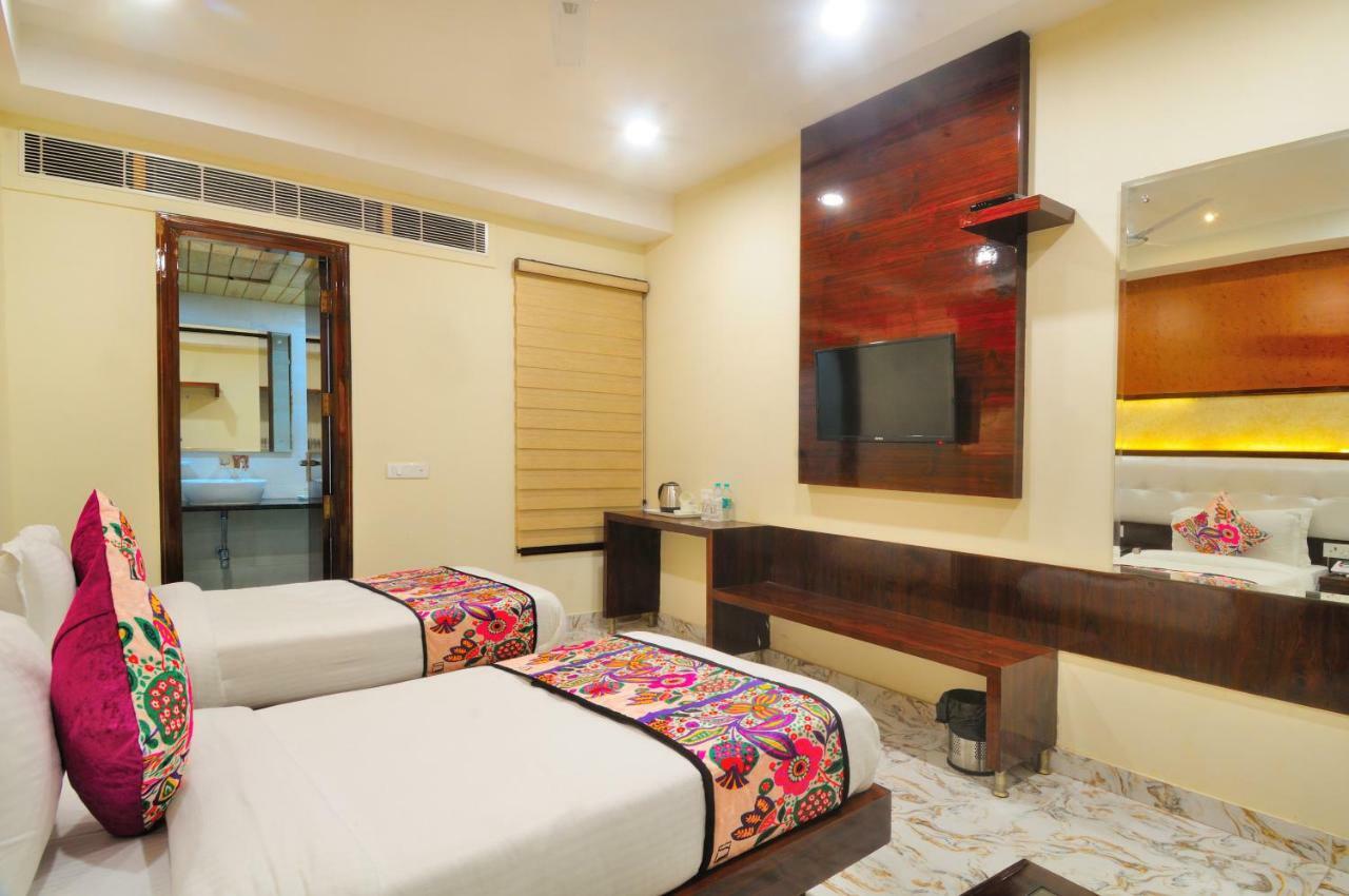 Hotel The Grand Uddhav à New Delhi Extérieur photo