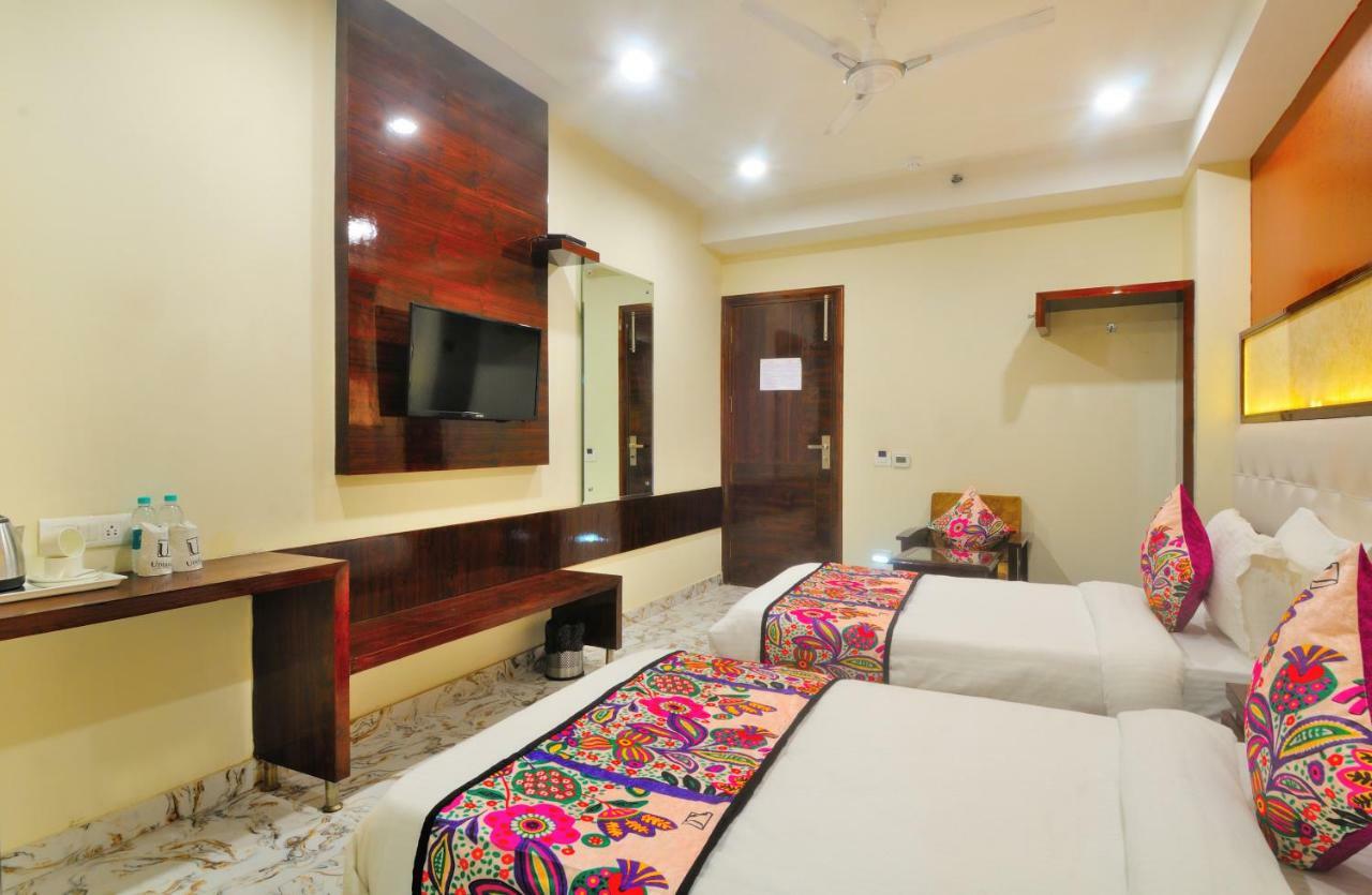 Hotel The Grand Uddhav à New Delhi Extérieur photo