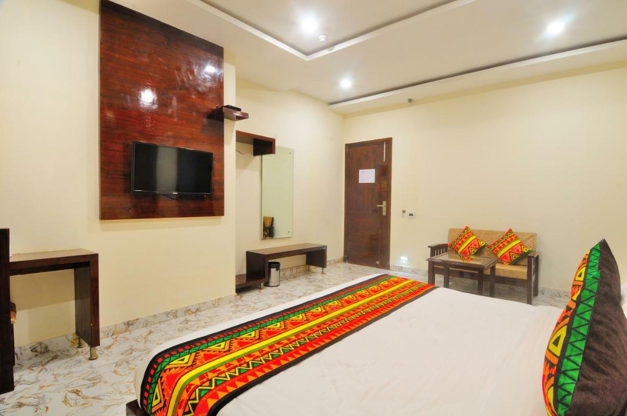 Hotel The Grand Uddhav à New Delhi Extérieur photo