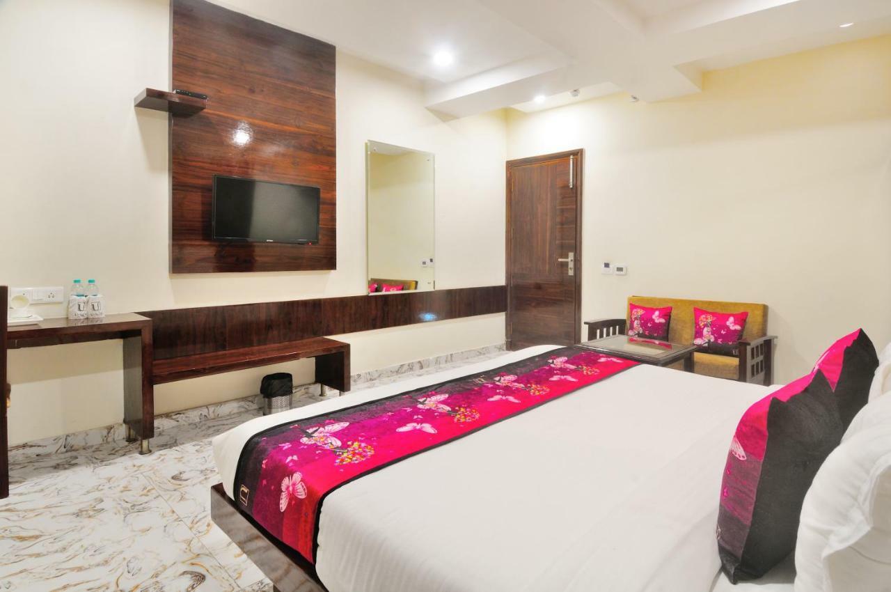 Hotel The Grand Uddhav à New Delhi Extérieur photo